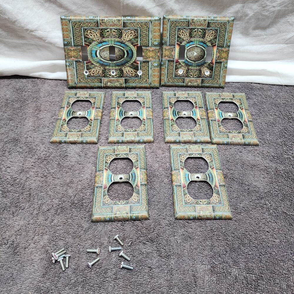80 Various Leviton peacock switch covers b47